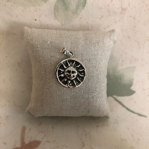 NWOT Silver 925 Sun 🌞 Pendant